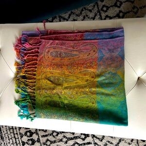 Scarves bundle- 4 beautiful scarves for 35$